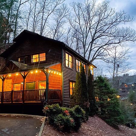 Spacious Resort Log Cabin, Easy Drive, Hot Tub, Arcade Gameroom, Mountain Vibe Гатлинбург Экстерьер фото