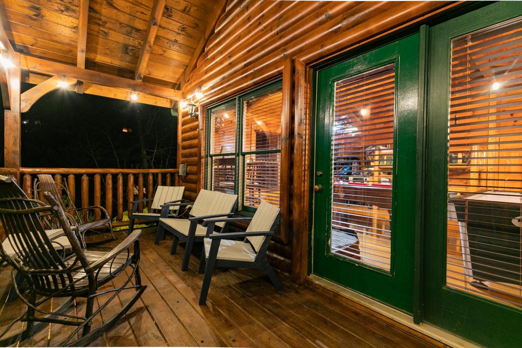 Spacious Resort Log Cabin, Easy Drive, Hot Tub, Arcade Gameroom, Mountain Vibe Гатлинбург Экстерьер фото